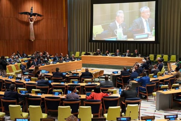 Chinese FM Wang Yi: All Countries Have Right to Choose Their Development Path